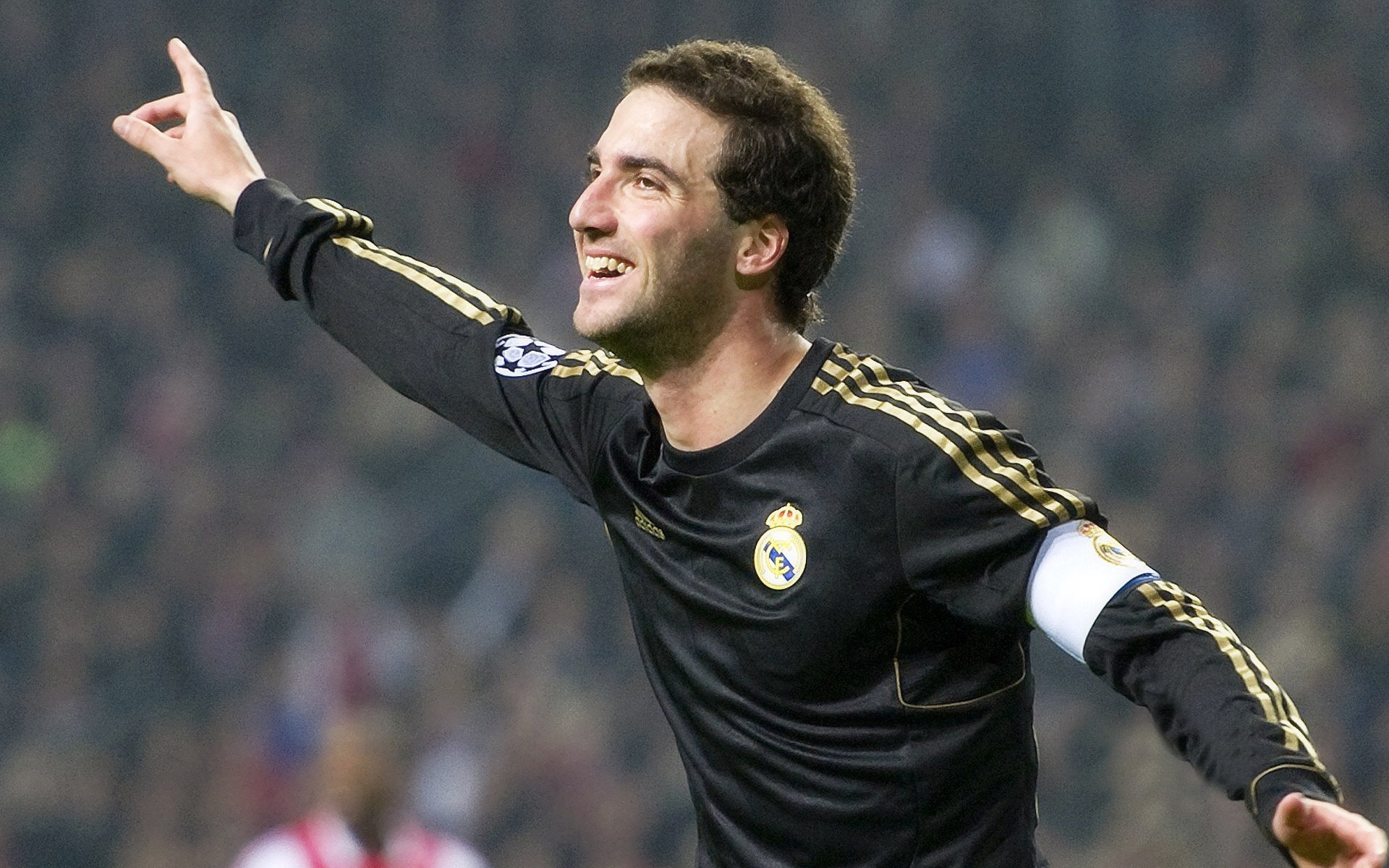 乐鱼电竞· (中国)官方网站-尤文图斯前场压迫制造连续机会，尤文图斯 主场